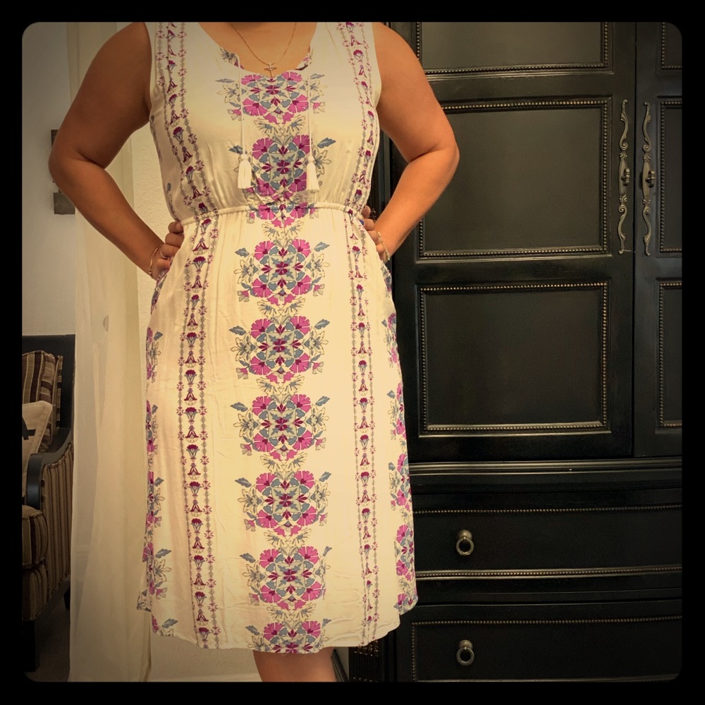 Floral midi dress. NWOT.